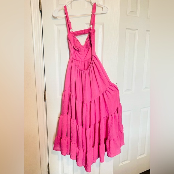 Princess Polly JOELLA MIDI
PINK DRESS - Picture 2 of 6